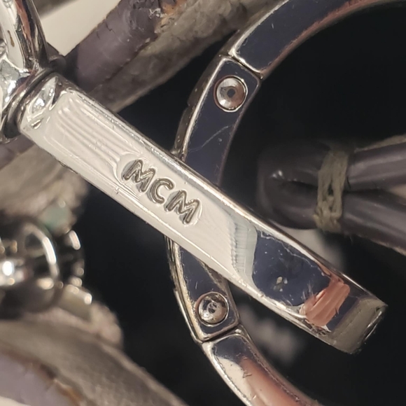 Mcm leather shoulder bag - Picture 8 of 12